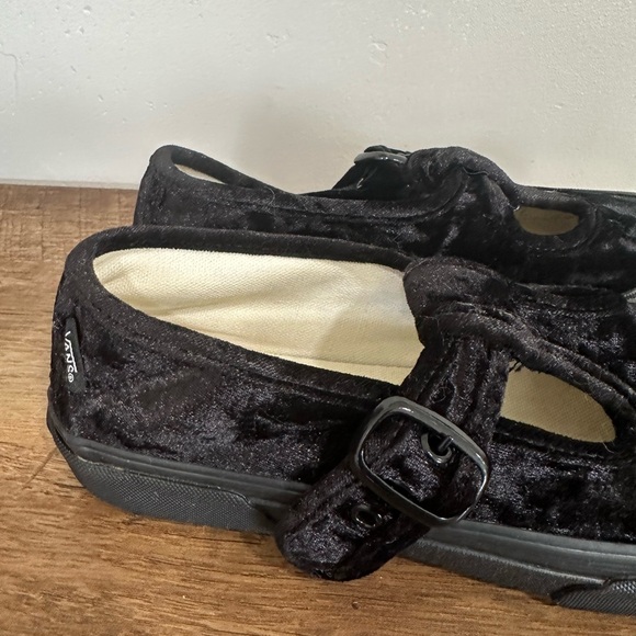 VANS SOLID BLACK STYLE 93 CRUSHED VELVET MARY JANE SNEAKERS WITH BUCKLE 7.5 - Picture 6 of 12
